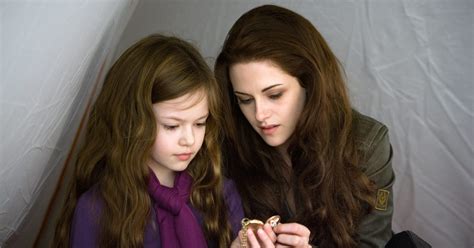 Mackenzie Foy Stands Out In Breaking Dawn Part 2