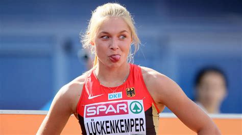Gina lückenkemper (born 21 november 1996) is a german track and field athlete who competes in the sprints.1 she won gold in the 200 metres at the 2015 european junior championships. Gina Lückenkemper startet heute Abend auf Bahn sechs / 200 ...