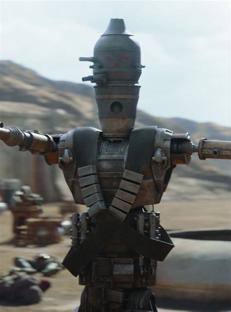 What Is Up With That Droid Twist On The Mandalorian Mandalorian Droids New Star Wars