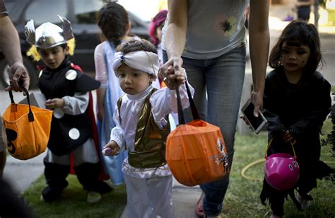 Social Distancing Trick Or Treat Ideas For A Safer Halloween