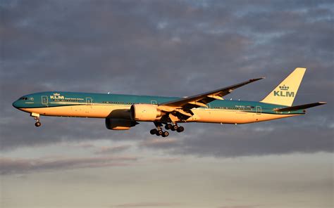 Klm Boeing 777 300er Ph Bvu Foto And Bild Luftfahrt Passagiermaschinen