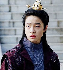 His height is 163 cm tall and his weight is 48kg, of course, his height and weight will change as he is still growing up. 7 Times Nam Da Reum Stole The Show From His Older ...