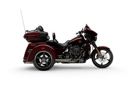Et rajoute tout ce dont vous rêvez. 2021 Harley-Davidson CVO Tri Glide Guide • Total Motorcycle