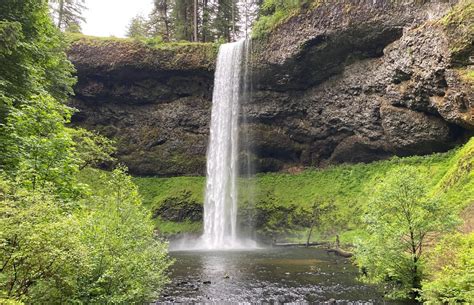 10 Spectacular And Stirring Waterfall Hikes In The Usa
