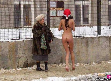 Mujeres Desnudas En La Calle Telegraph
