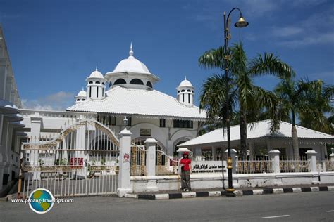 Ia terletak di sungai terengganu dan merupakan salah. Masjid Abidin (White Mosque), Kuala Terengganu