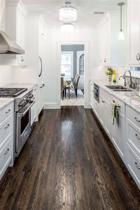 What Color Countertops Go With White Cabinets And Wood Floors