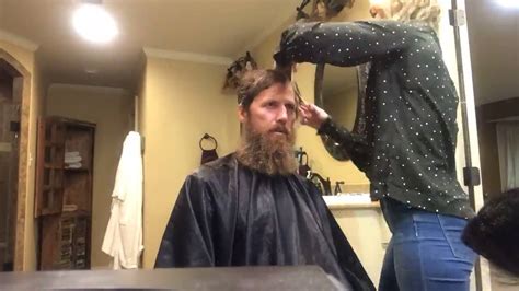 Did You See Jase Robertson Shave His Beard Off For The Mia Moo Fund