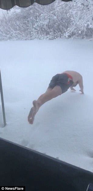 Teen Goes Snow Diving In Five Feet Of Snow In Erie Daily Mail Online