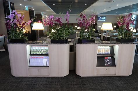 Review Sats Premier Lounge In Terminal 2 At Singapore Changi