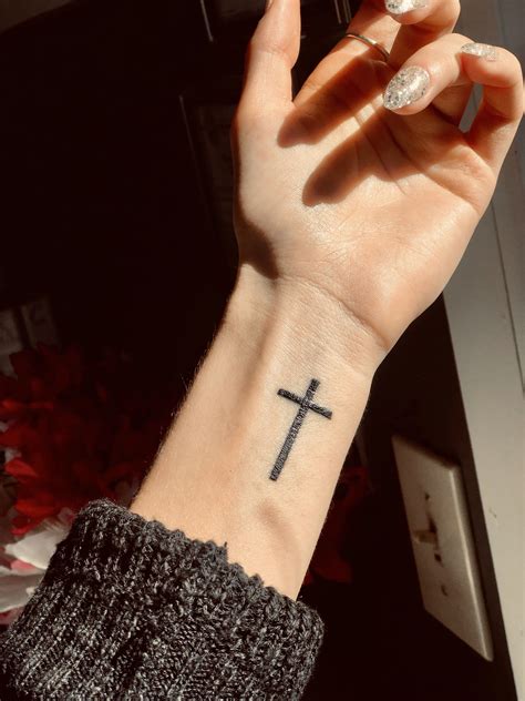 Simple Cross Tattoo On Wrist Cross On Wrist Cross Tattoo On Wrist