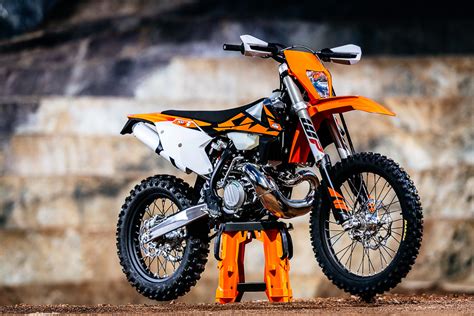 If expenses are important a 2 stroke is a pretty good deal. 2018_KTM_fuel-injection_two-stroke_250_300_EXC_TPI_194 ...