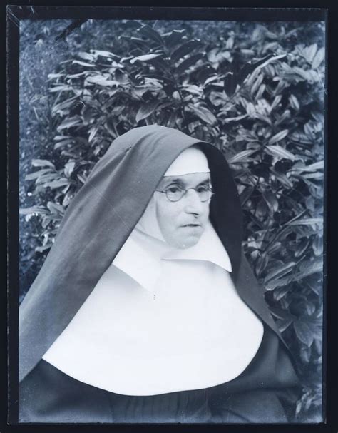Pre Vatican Ii Nunorder Nuns Habits Vintage Photos Sisters Of Mercy