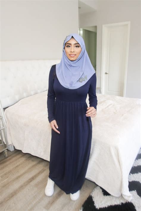 Photoshot Hijab Violet Myers Dengan Tema My Room Dzargon