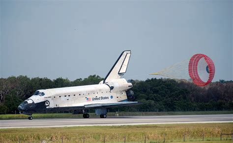 Filespace Shuttle Discovery Landing After Sts 124 Wikimedia Commons