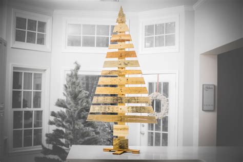 How To Build A Diy Pallet Christmas Tree Building Our Rez