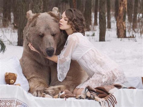 would a relationship between a bear and a girl work r bearsdoinghumanthings