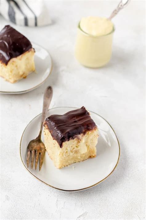 It's made with a yellow cake mix and instant vanilla pudding, which makes it a super simple layer cake perfect for entertaining this summer or any time. Boston Cream Pie Poke Cake have pockets of glorious pastry ...