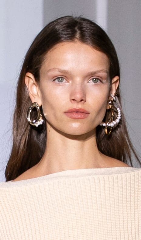 Spring Jewelry Trends 2020 Pearls Jewelry Trends Spring 2020 Popsugar Fashion Photo 17