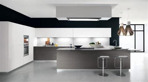 La cucina moderna è preferibilmente minimal, priva di fronzoli. Colori pareti cucina