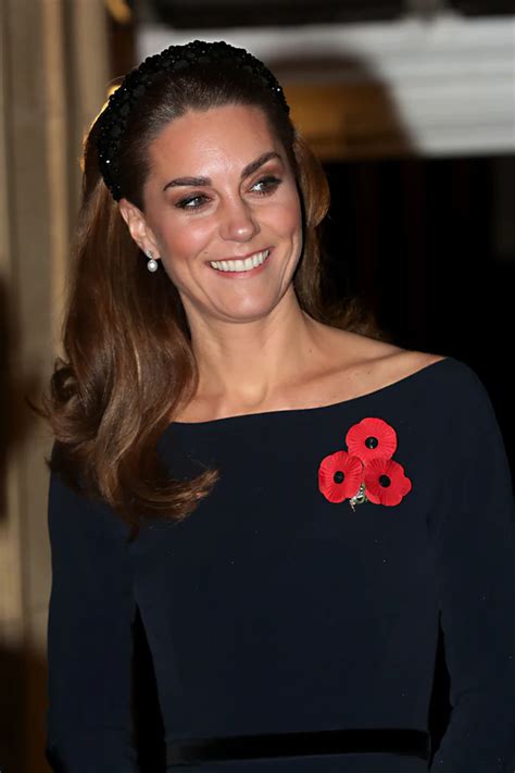Kate Middleton Just Wore The Queens Pearl Earrings With A Zara