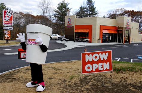 Dunkin’ Donuts Franchise Owner Opens New Shop In Farmingdale Maine