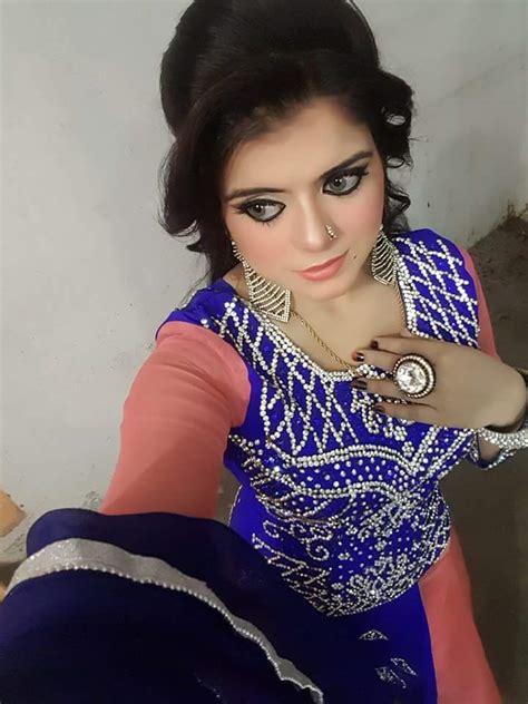 Pashto And Punjabi Stage Actress And Dance Shanza Khan