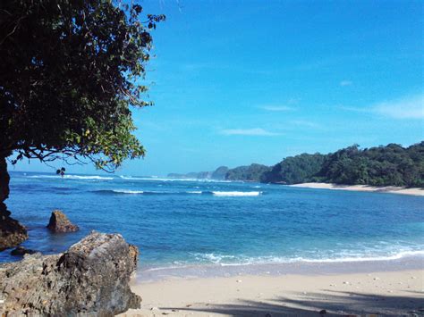 5 Pantai Di Malang Selatan Yang Wajib Dikunjungi