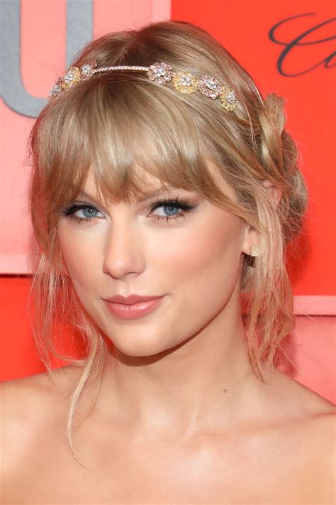 Taylor Swift Goes Full ‘folklore To Pay Tribute To One Incredible Fan