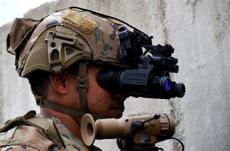 U S Army Tests New Enhanced Night Vision Goggle Binoculars