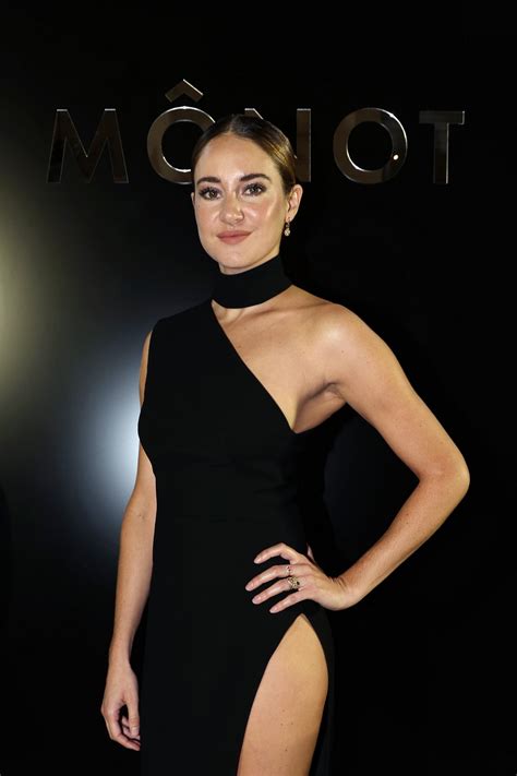 Shailene Woodley Bare Legs At Monot Womenswear 13 Photos The Fappening