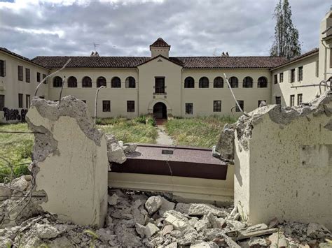 A Last Peek Inside Bay Areas Abandoned Great Asylum For The Insane Before It Disappears Forever