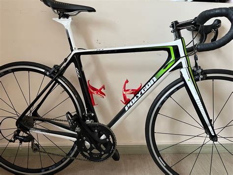 Polygon Helios A7 Carbon Road Bike 105 M Size Sports Equipment