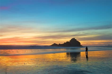 Tour Evening Pair Two Sea Beach Sunset Love Romance Wallpaper