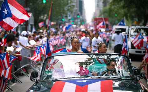 Ny Rita Moreno Baila Con Cardenal En Desfile Puertorriqueño