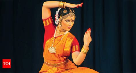 Unnati Impresses All With Her Debut On Stage Bharatanatyam Performance