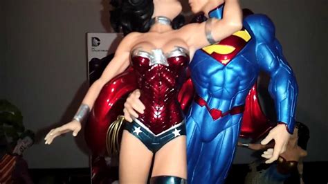 Superman And Wonder Woman The Kiss Statue Review Youtube