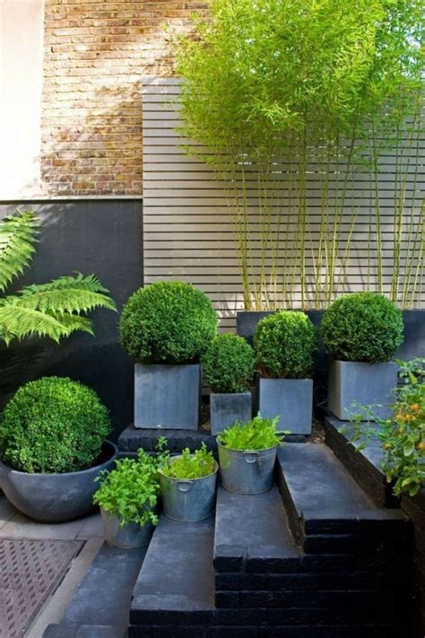 28 Beautiful Black Garden Ideas For Amazing Garden Inspiration 28
