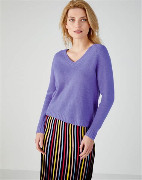 Deep Lavender Cashmere Lofty V Neck Sweatshirt Pure Collection