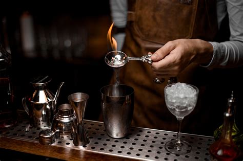 Top 6 Bartender Skills For A Bartendar By The Bartending Experts In Uk