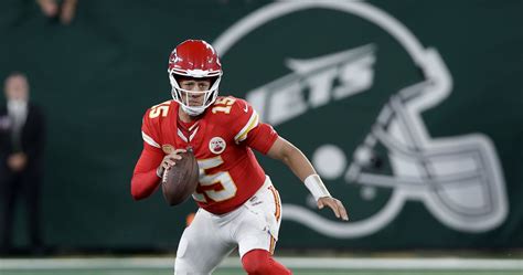 Patrick Mahomes Shoulders Blame For Chiefs Passing Struggles After Win