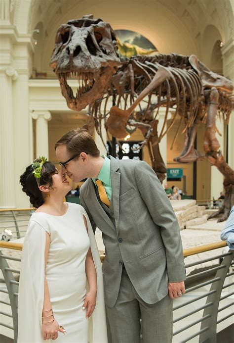 Jurassic park is one of the nation's biggest hits! Dinosaur wedding details for all you clever girls