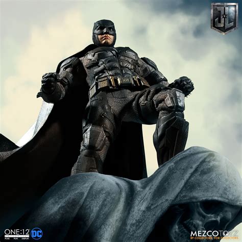 Mezco One 12 Collective Justice League Tactical Suit Batman