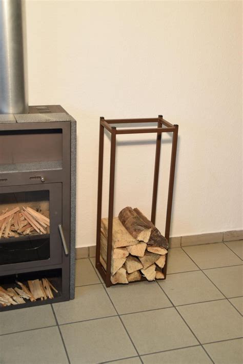 Das brennholzregal ist die erste anlaufstelle für ein kaminfeuer, dass eine wohltuende wärme gibt und eine angenehme atmosphäre verbreitet. Kaminholzregal Innen STAB 900x350 aus Metall