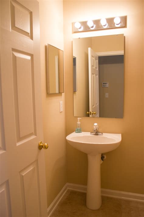 elegant  bath   budget devine color wallpaper