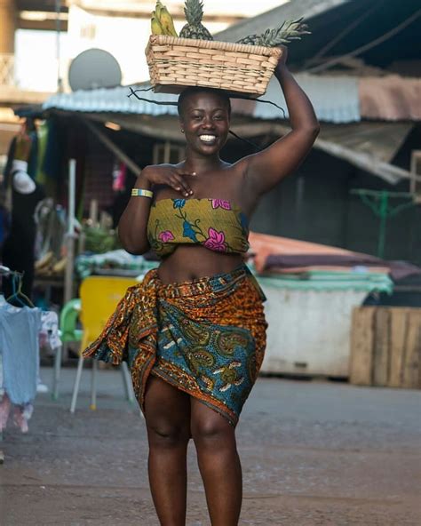 am a ghanaian woman hence i call this fruit abr b3 😛😛 guess what i feel like doing to it 😉💕💕