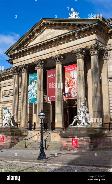 The Magnificent Exterior Of The Walker Art Gallery In Liverpool Stock