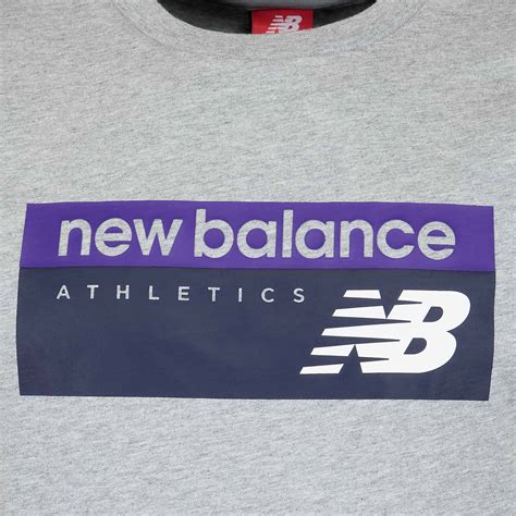New Balance T Shirt Athletic Banner Grau Hier Bestellen