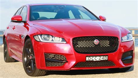2016 jaguar xf 35t r sport. Jaguar XF R Sport 2.0d 2016 review | CarsGuide