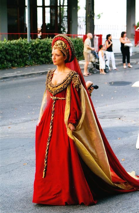 Madame De Pompadour Renaissance Fashion Historical Dresses Medieval